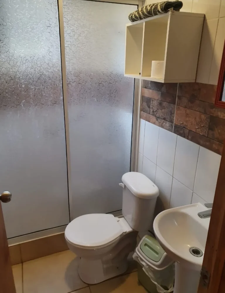 Baño privado con shower, cabaña 3 para 4 personas – Spaciomar, cabañas en El Tabo