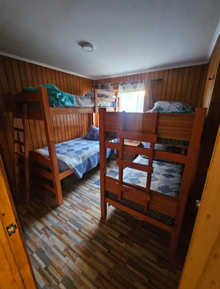 Dormitorio con camarotes, cabaña 1 para 6 personas – Spaciomar, cabañas en El Tabo