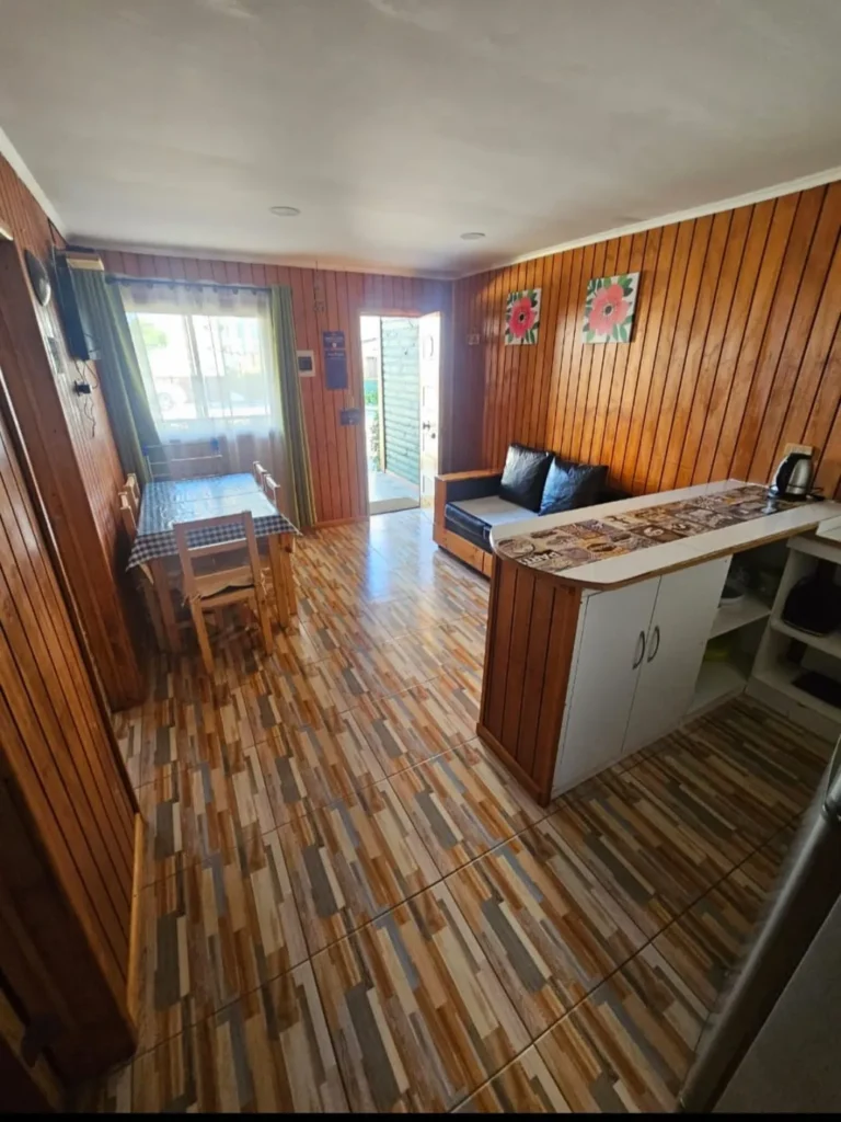 Living y cocina, cabaña 1 para 6 personas – Spaciomar, cabañas en El Tabo