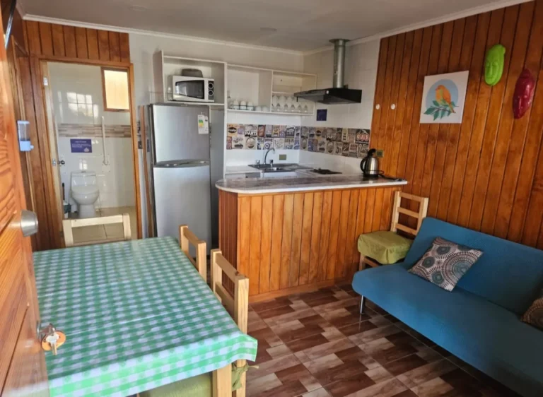 Living, comedor y cocina, cabaña 2 para 6 personas – Spaciomar, cabañas en El Tabo